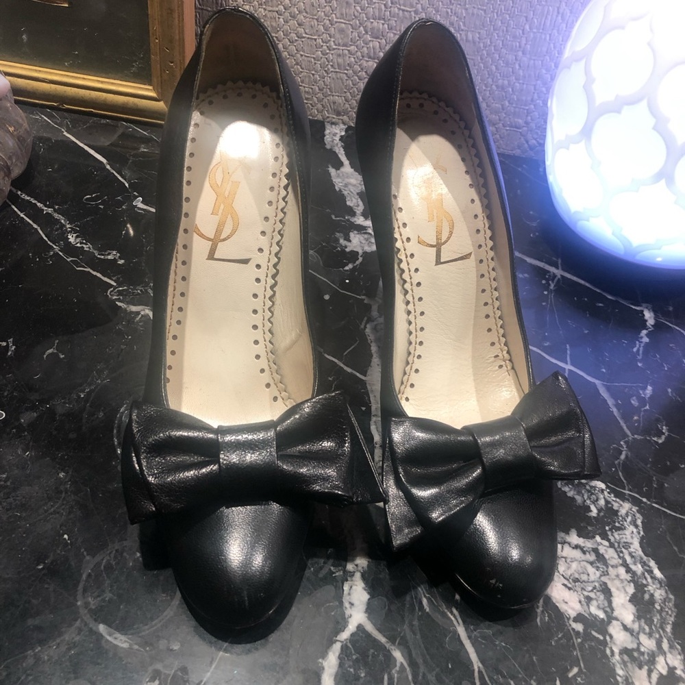 Saint Laurent classic black leather pump Sz 36.5